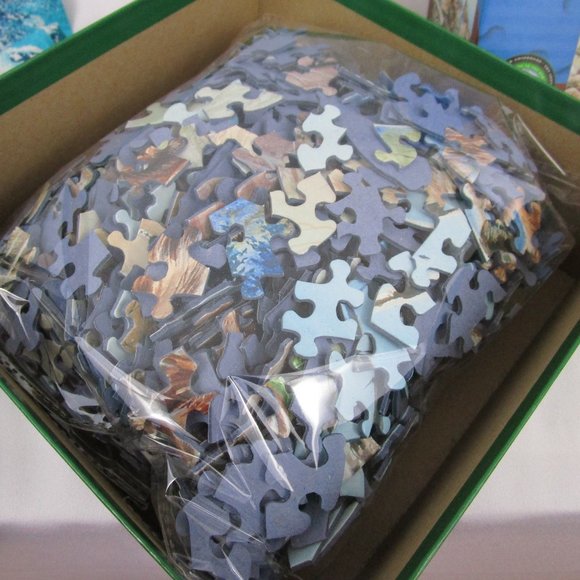 1000 Piece 2 in 1 Shaped Jigsaw Puzzle - Wolf Song by Serendipity - Picture 4 of 12